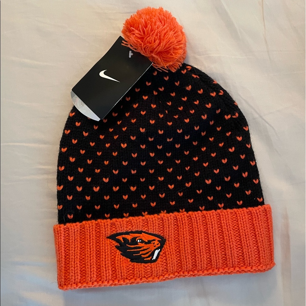 Brand new Oregon State Beavers Nike knit hat with pom